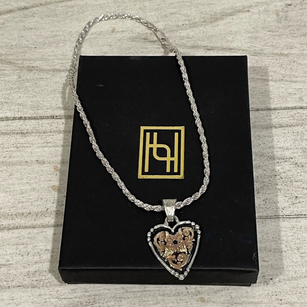 HYO Western Silver Necklace